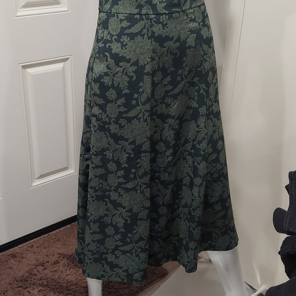 Women's skirt - Picture 2 of 5